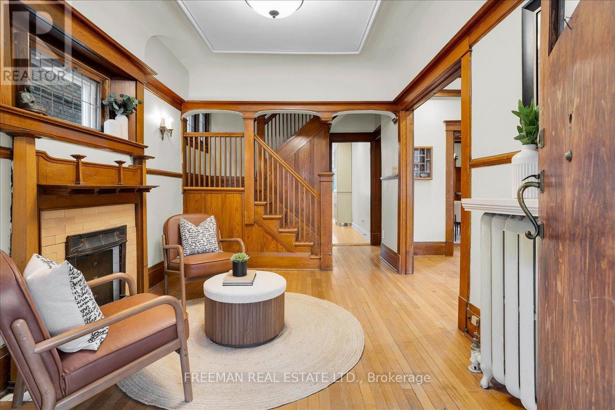 29 Tyrrel Avenue, Toronto, Ontario  M6G 2G1 - Photo 4 - C12892702