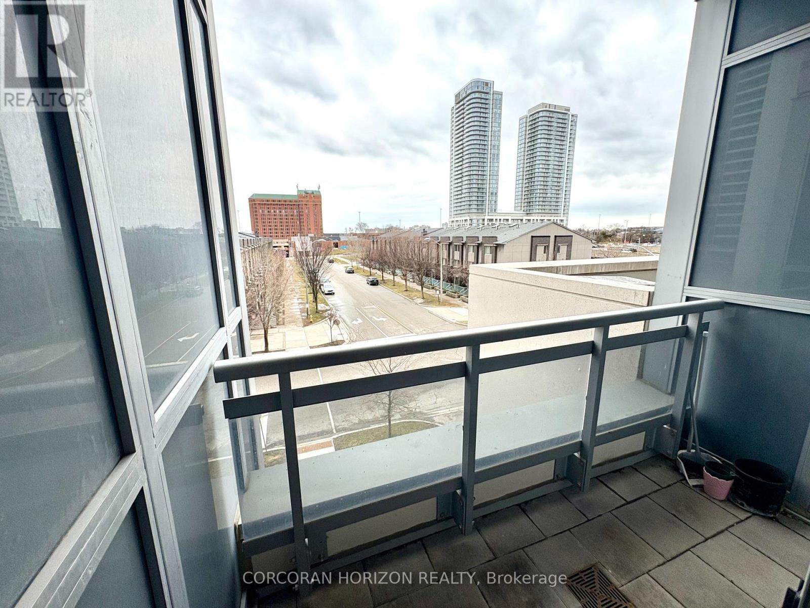 325 - 275 Village Green Square, Toronto (Agincourt South-Malvern West), Ontario  M1S 0L8 - Photo 17 - E12892556