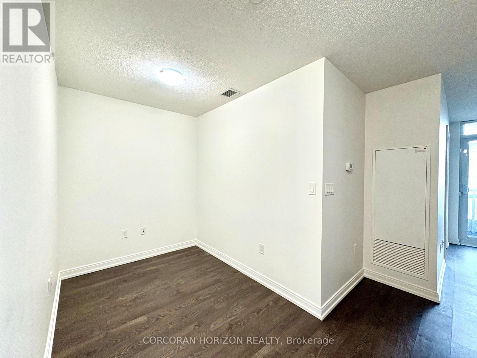 325 - 275 Village Green Square, Toronto (Agincourt South-Malvern West), Ontario  M1S 0L8 - Photo 5 - E12892556