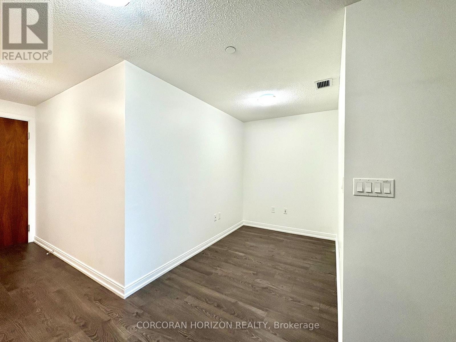 325 - 275 Village Green Square, Toronto (Agincourt South-Malvern West), Ontario  M1S 0L8 - Photo 6 - E12892556