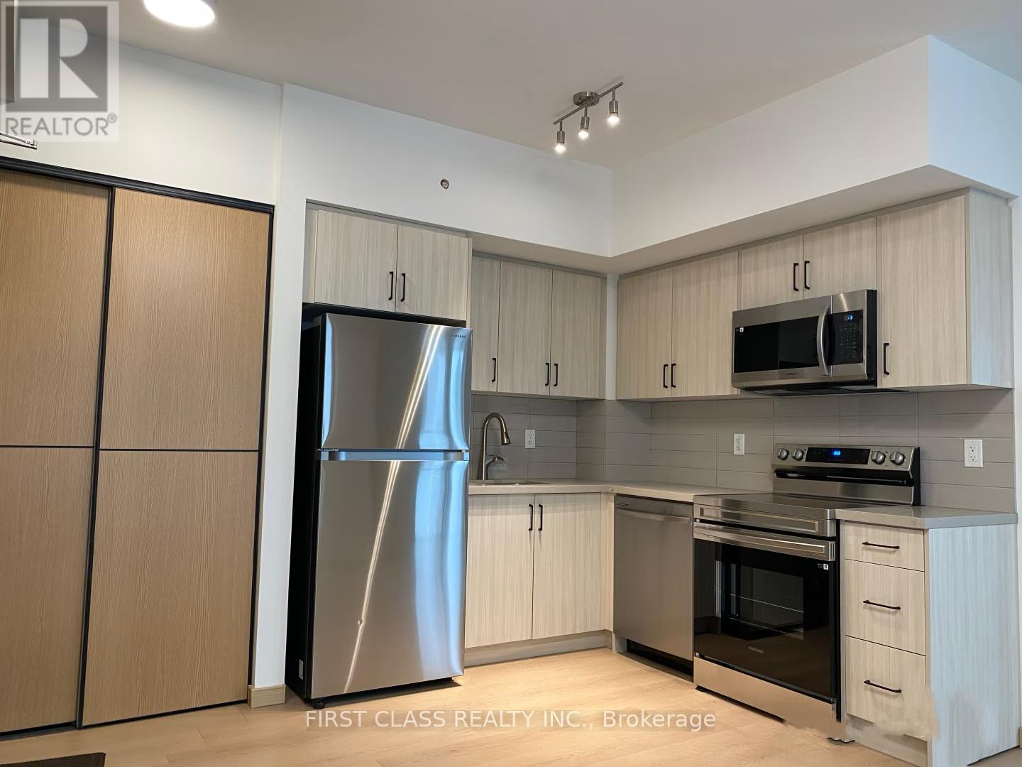 B302 - 3429 Sheppard Avenue E, Toronto, Ontario  M1T 0C1 - Photo 1 - E12892578