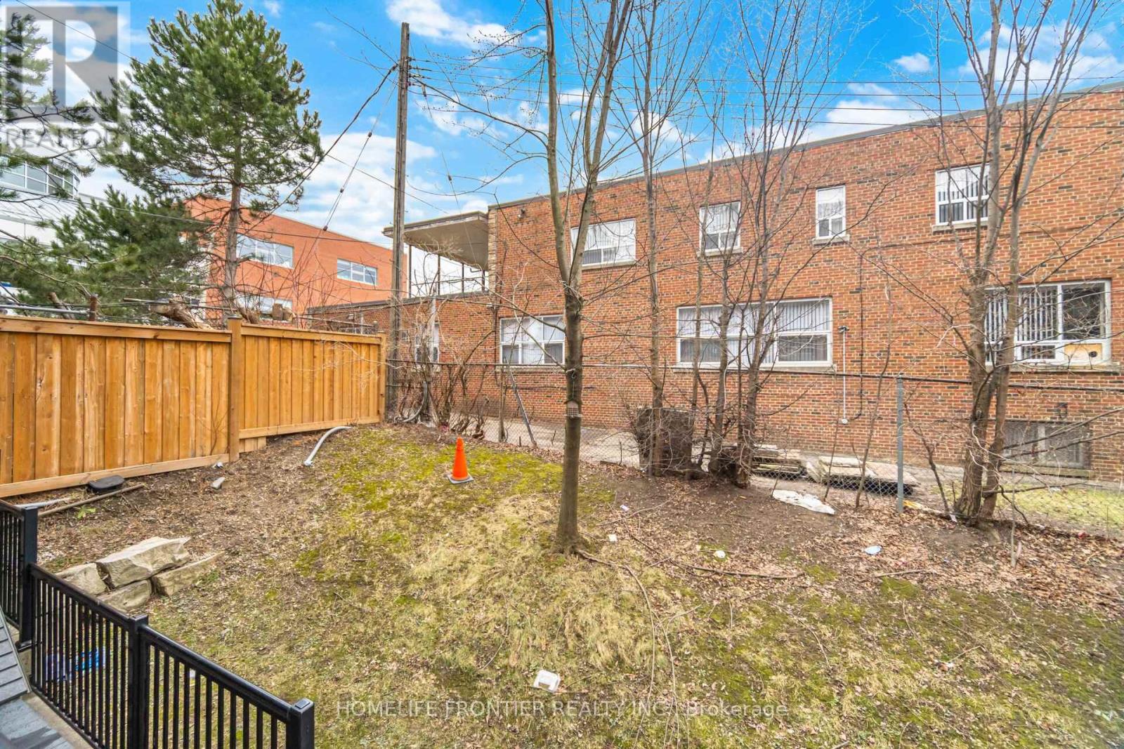 207 - 45 Strangford Lane, Toronto, Ontario  M1L 0E5 - Photo 17 - E12892592