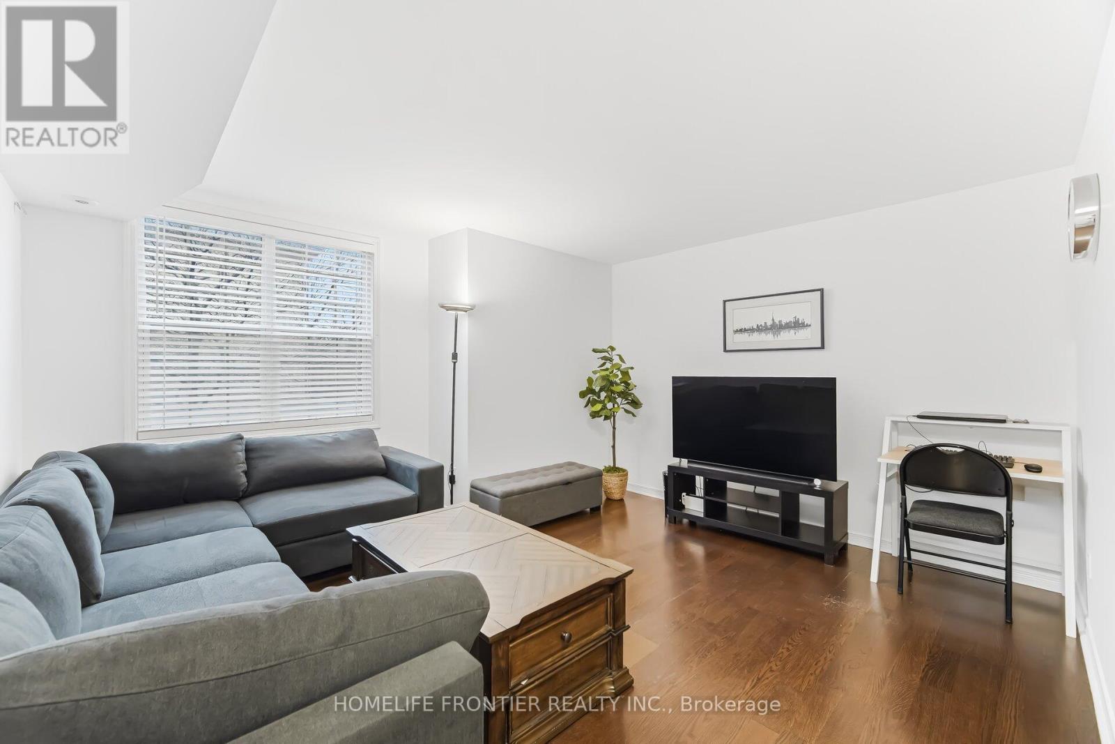 207 - 45 Strangford Lane, Toronto, Ontario  M1L 0E5 - Photo 3 - E12892592