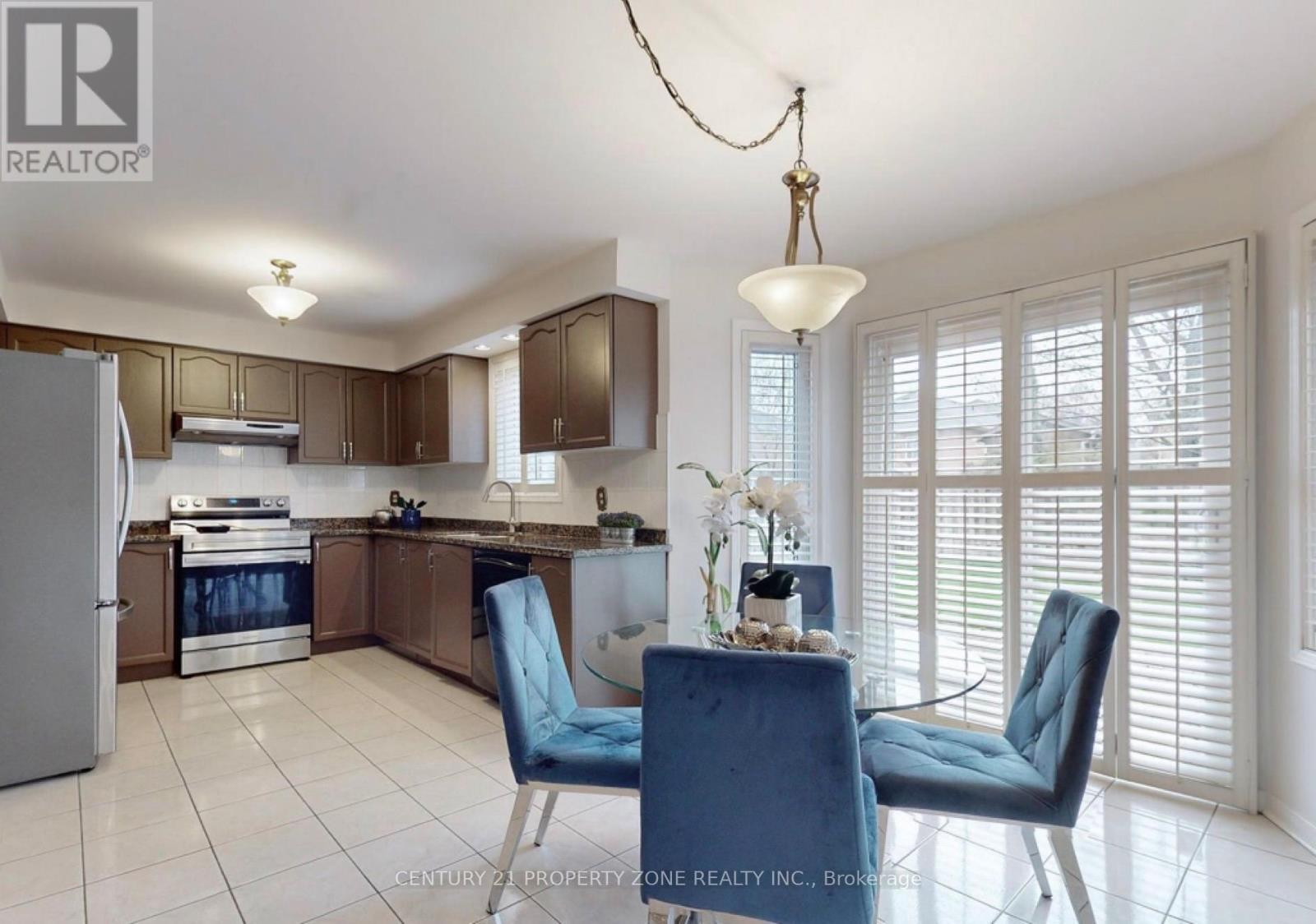 15 Ribbleside Drive, Whitby, Ontario  L1N 6Z3 - Photo 11 - E12892596