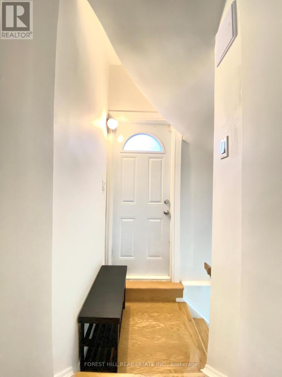 Basement - 120 Greenbelt Crescent, Richmond Hill, Ontario  L4C 5R8 - Photo 3 - N12892536