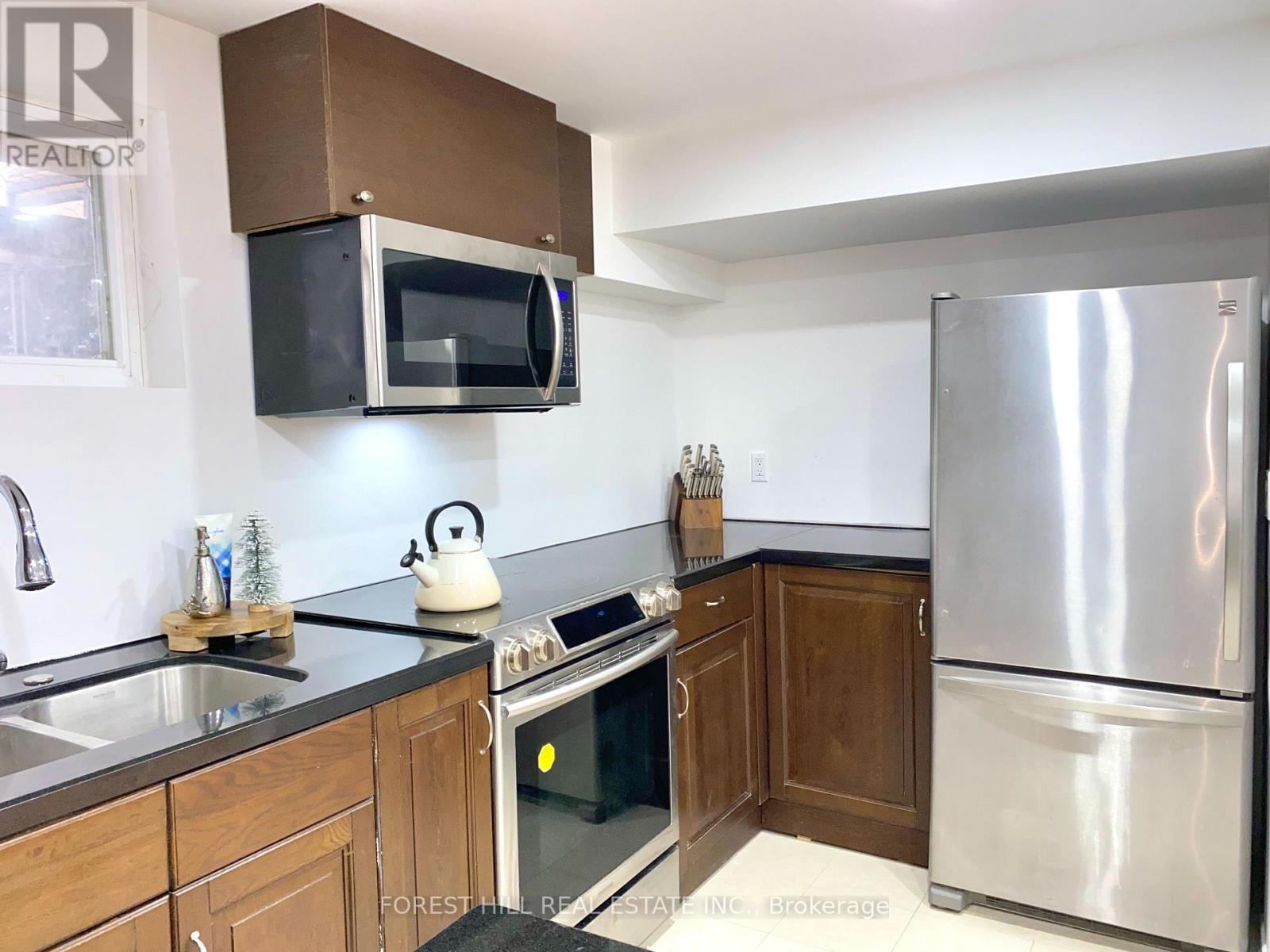 Basement - 120 Greenbelt Crescent, Richmond Hill, Ontario  L4C 5R8 - Photo 9 - N12892536