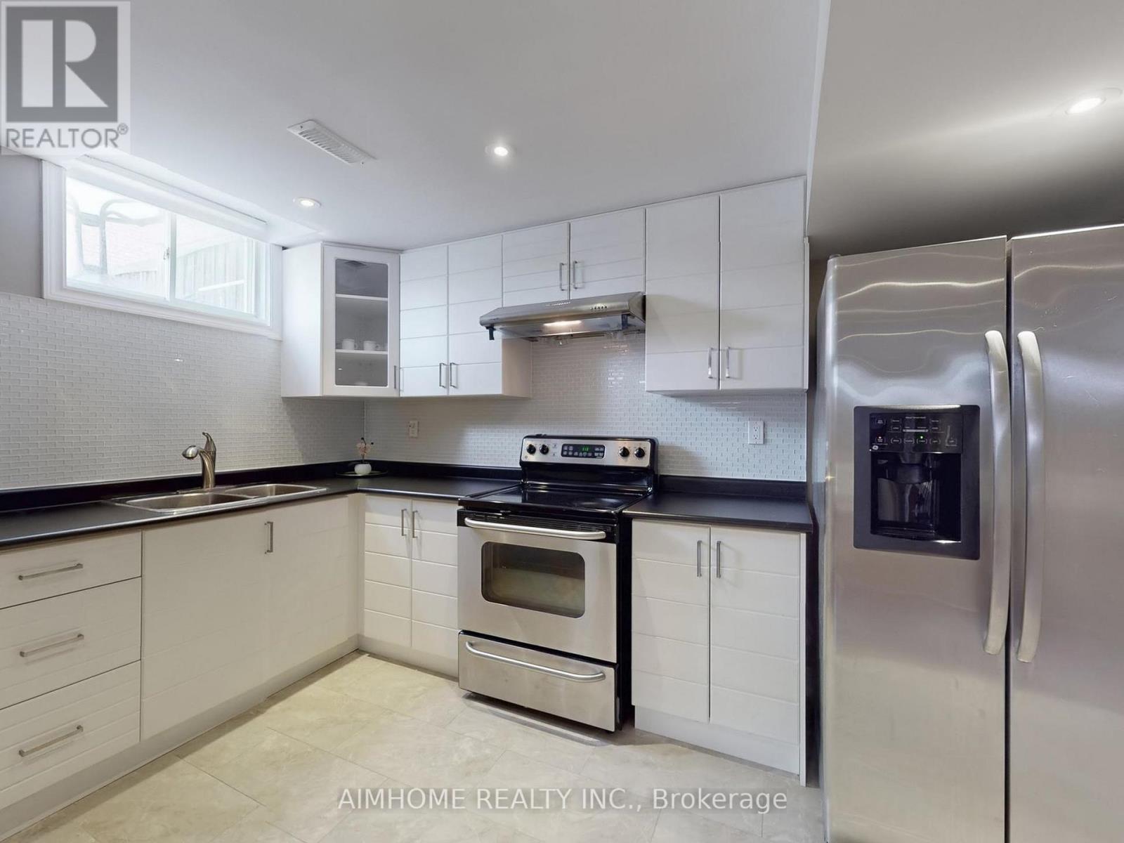 68 Wheelwright Drive, Richmond Hill, Ontario  L4E 5A1 - Photo 26 - N12892554