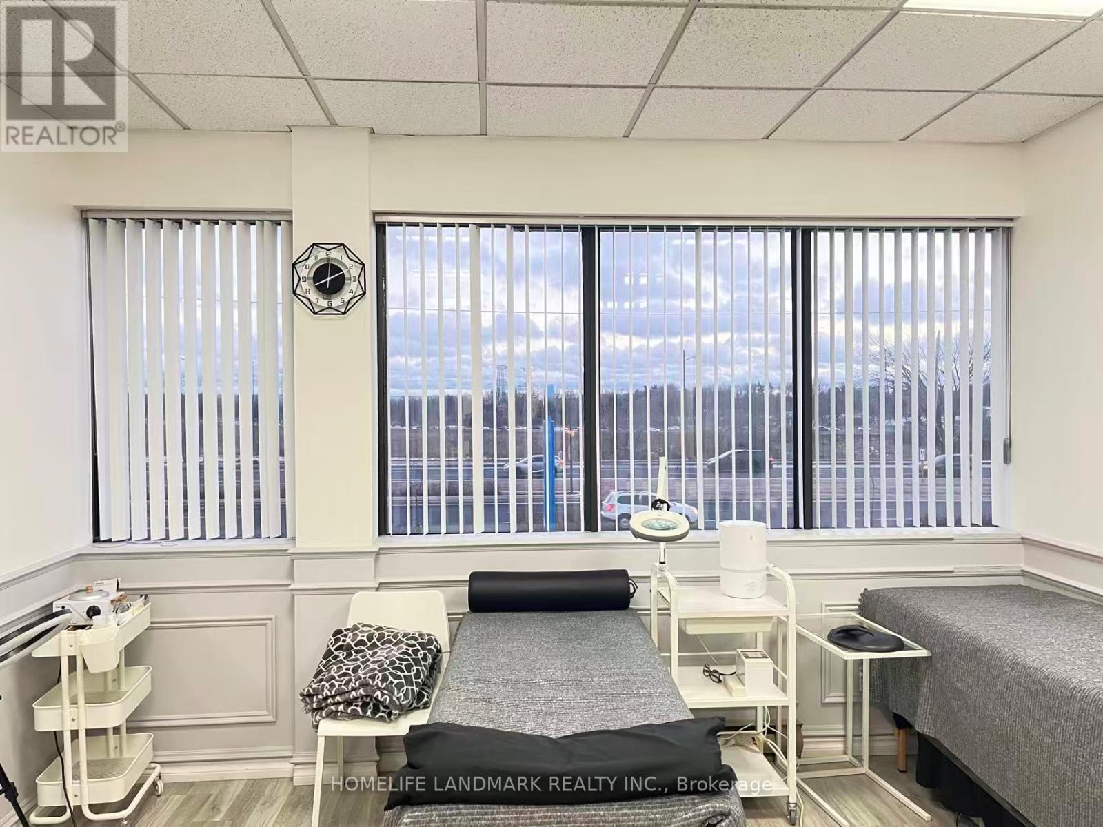 105 - 324 Highway 7 Avenue E, Richmond Hill, Ontario  L4B 1A6 - Photo 4 - N12892626