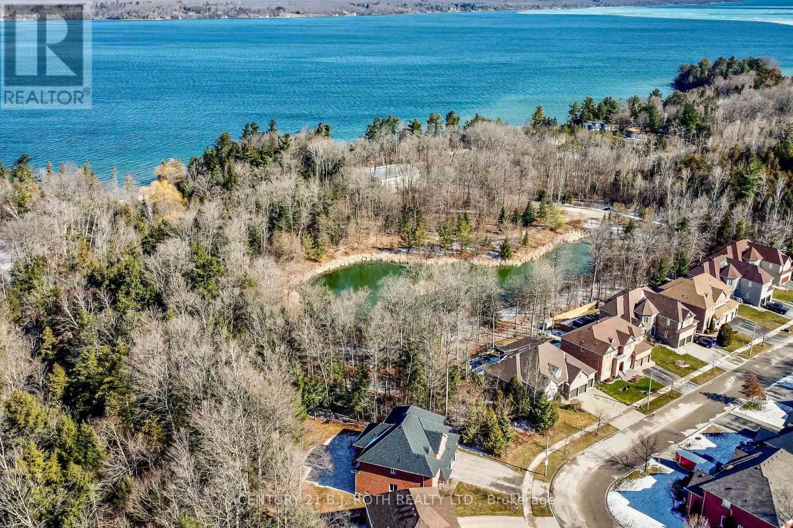 38 Camelot Square, Barrie (Innis-Shore), Ontario  L4M 0C3 - Photo 3 - S12892512