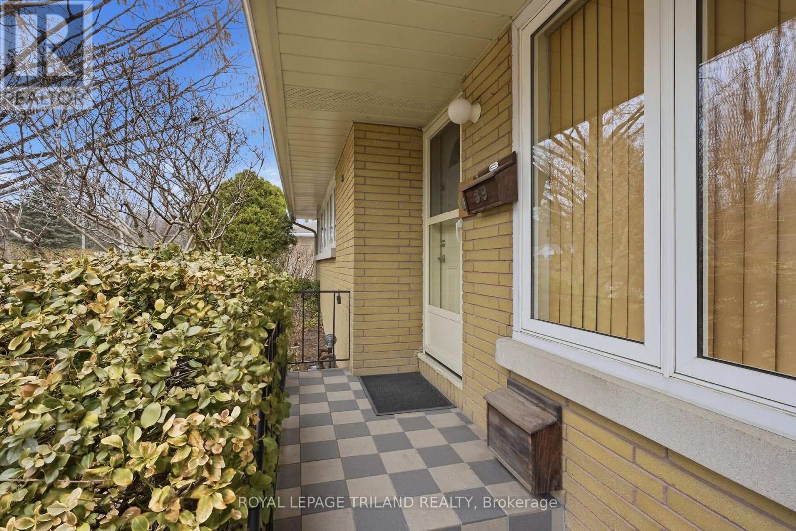 39 Ford Crescent, London North, Ontario  N6G 1H8 - Photo 3 - X12886210