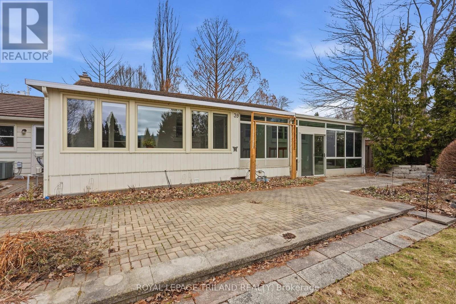 Photo 40 of 47 for 39 Ford Crescent