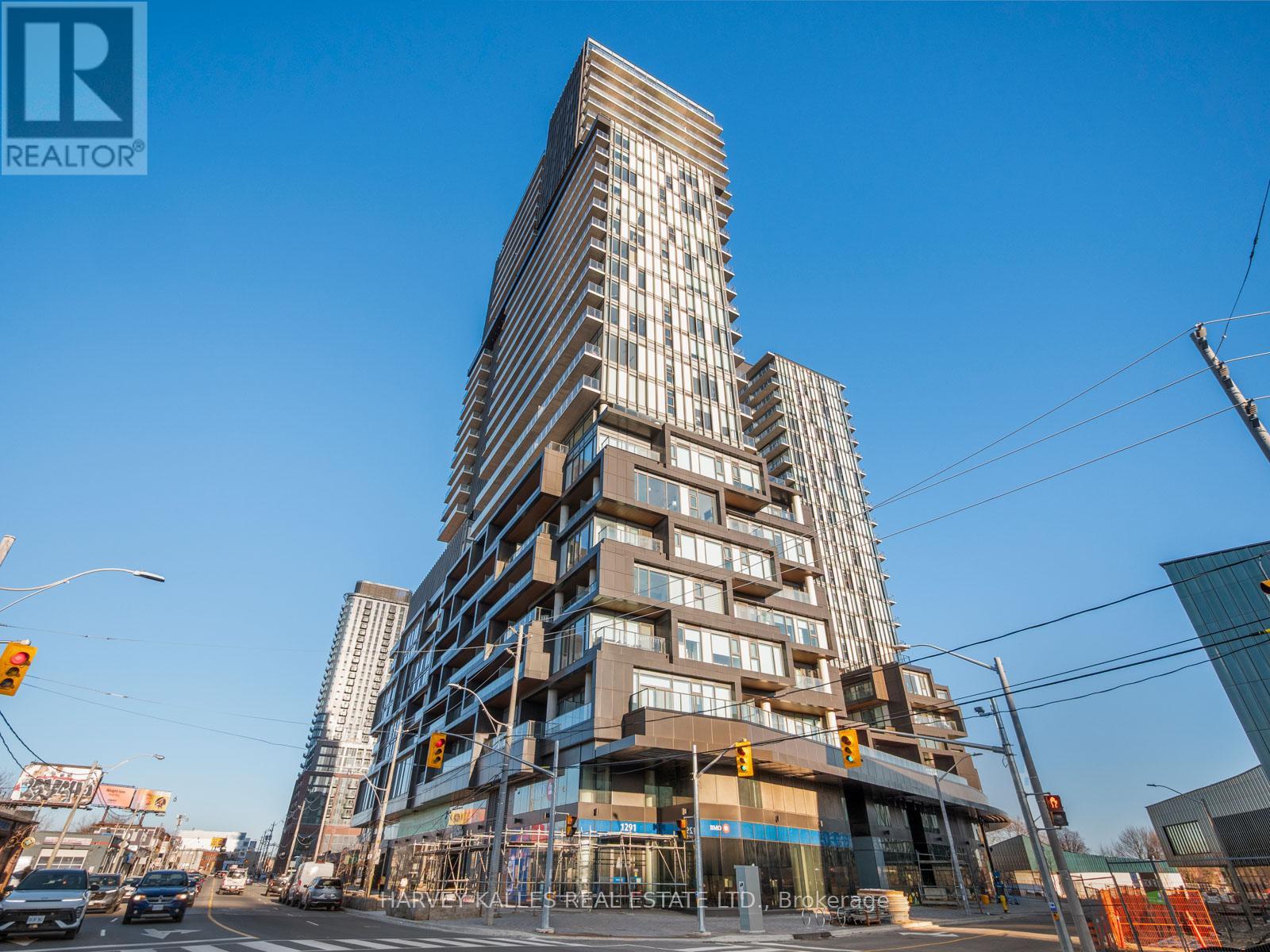 <div class="slider-price">$795,000</div><p>503 - 1285 Dupont Street, Toronto, Ontario</p>