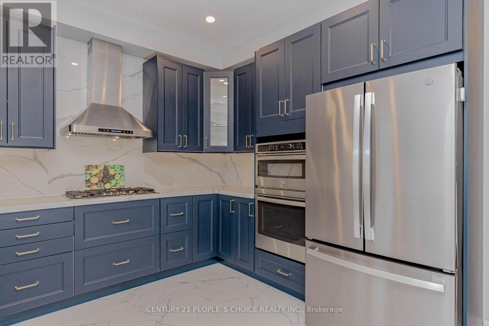 266 Comiskey Crescent, Mississauga, Ontario  L5W 0C4 - Photo 13 - W12892452