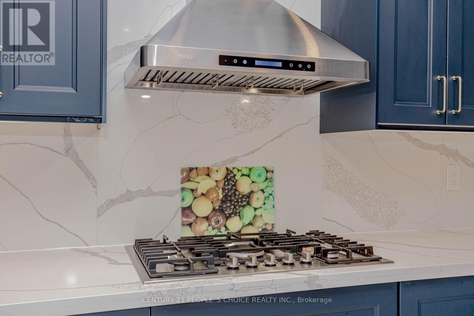 266 Comiskey Crescent, Mississauga, Ontario  L5W 0C4 - Photo 15 - W12892452