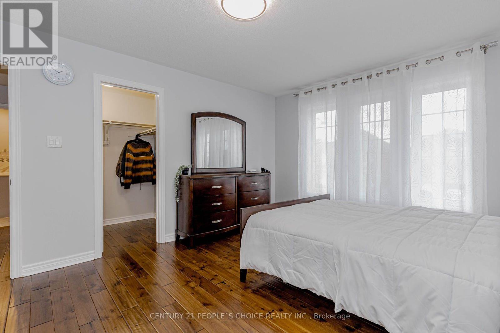 266 Comiskey Crescent, Mississauga, Ontario  L5W 0C4 - Photo 26 - W12892452