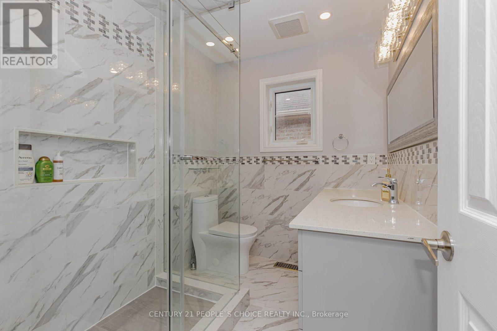 266 Comiskey Crescent, Mississauga, Ontario  L5W 0C4 - Photo 28 - W12892452