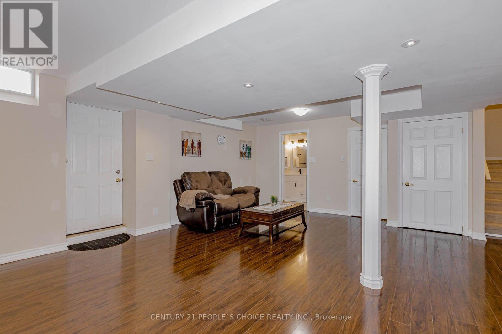 266 Comiskey Crescent, Mississauga, Ontario  L5W 0C4 - Photo 35 - W12892452