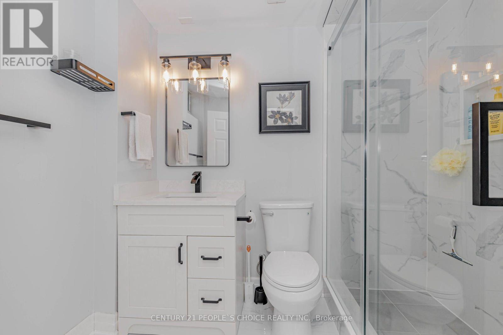 266 Comiskey Crescent, Mississauga, Ontario  L5W 0C4 - Photo 37 - W12892452