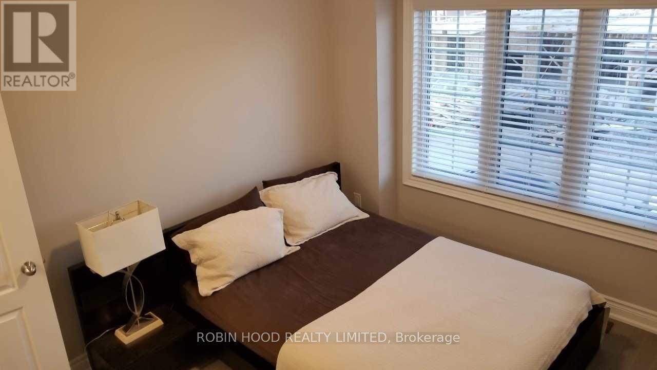 1310 Clarriage Court, Milton, Ontario  L9E 1J4 - Photo 11 - W12892476