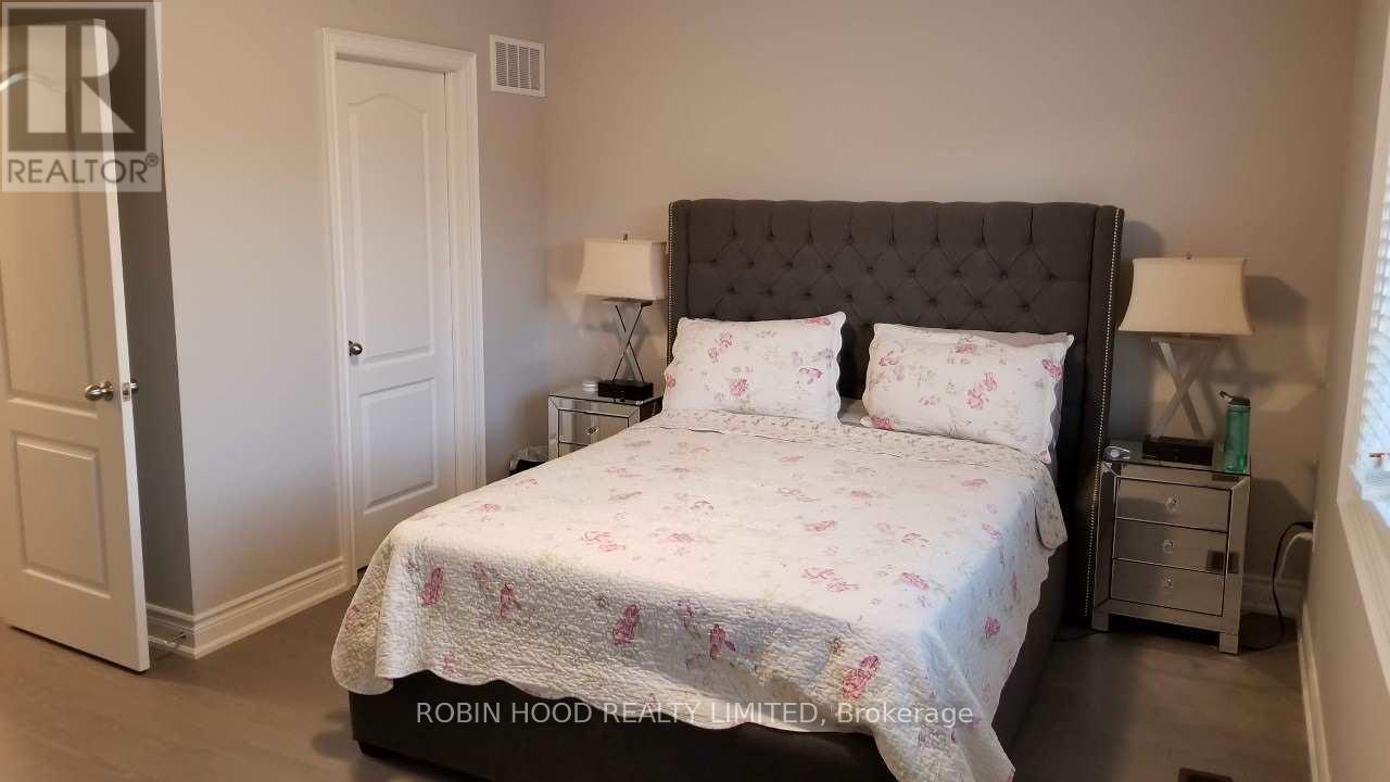 1310 Clarriage Court, Milton, Ontario  L9E 1J4 - Photo 16 - W12892476