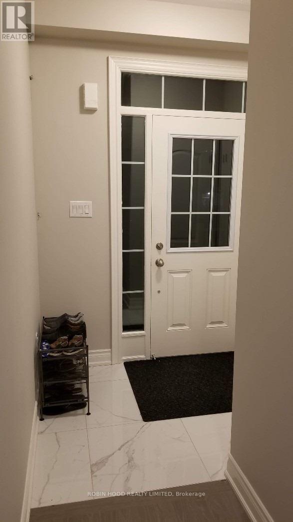 1310 Clarriage Court, Milton, Ontario  L9E 1J4 - Photo 6 - W12892476