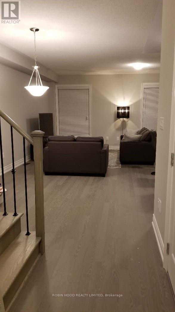 1310 Clarriage Court, Milton, Ontario  L9E 1J4 - Photo 7 - W12892476