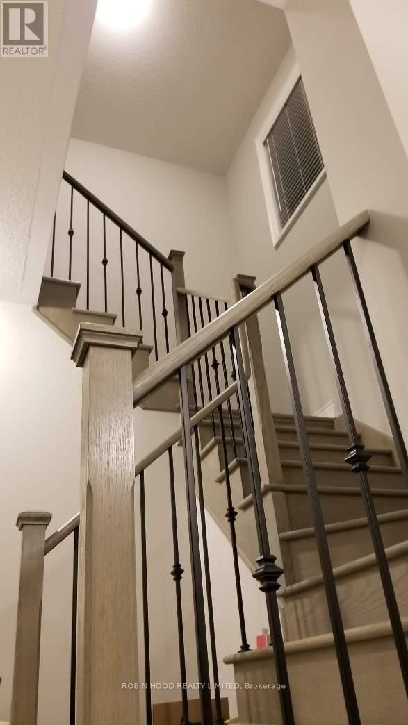 1310 Clarriage Court, Milton, Ontario  L9E 1J4 - Photo 8 - W12892476