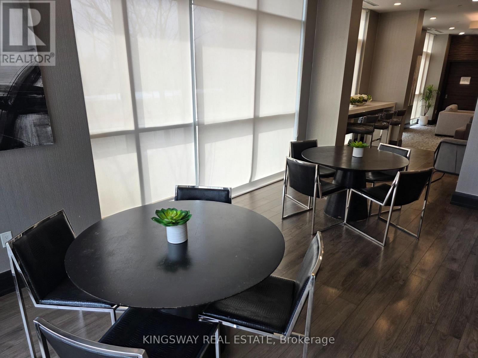 612 - 349 Rathburn Road W, Mississauga, Ontario  L5B 0G9 - Photo 14 - W12892498