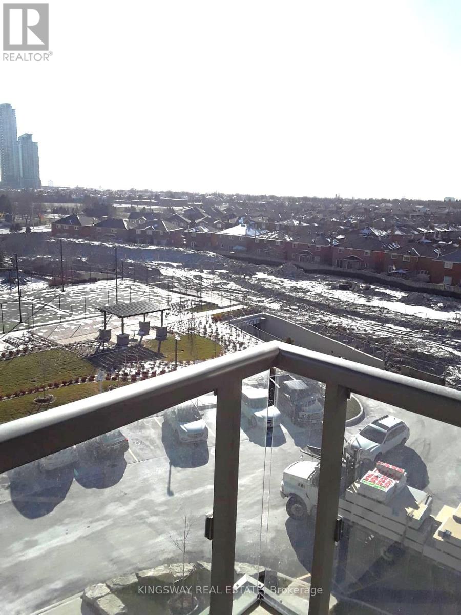 612 - 349 Rathburn Road W, Mississauga, Ontario  L5B 0G9 - Photo 6 - W12892498