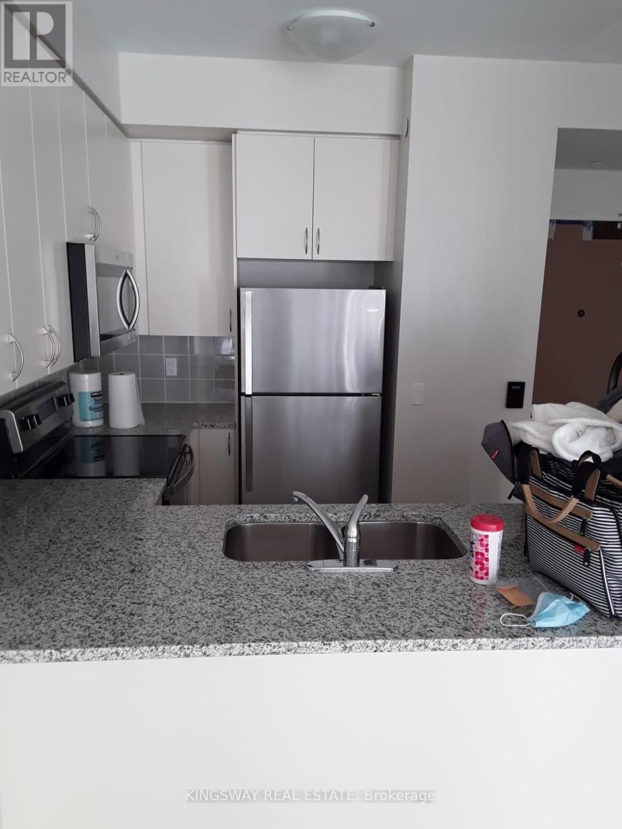 612 - 349 Rathburn Road W, Mississauga, Ontario  L5B 0G9 - Photo 7 - W12892498