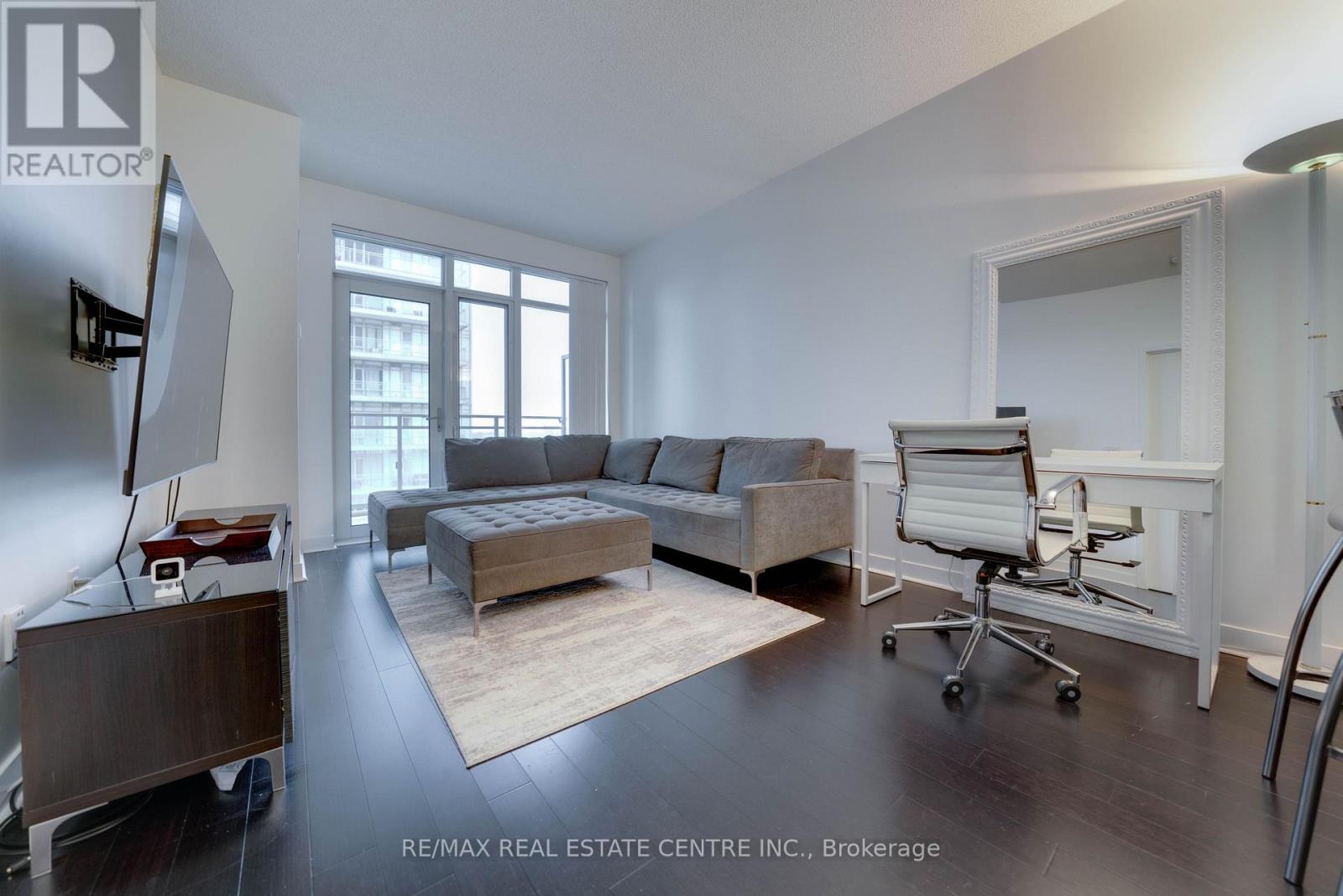 1310 - 365 Prince Of Wales Drive, Mississauga, Ontario  L5B 0G6 - Photo 10 - W12892548