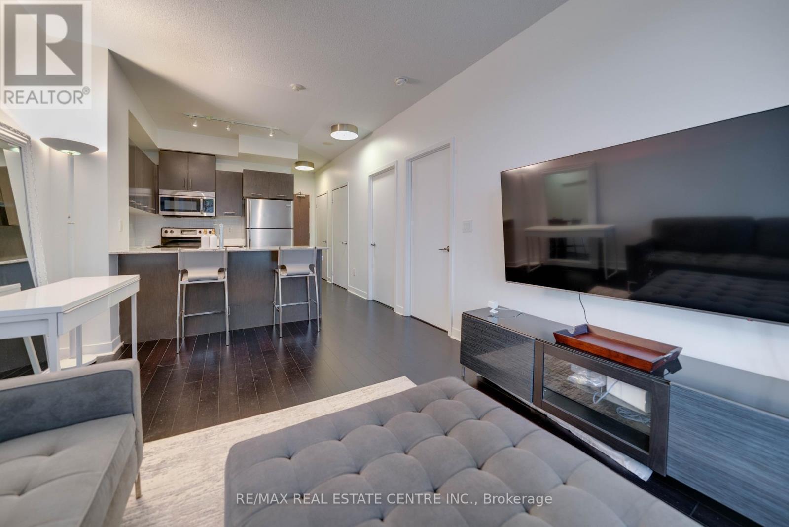 1310 - 365 Prince Of Wales Drive, Mississauga, Ontario  L5B 0G6 - Photo 11 - W12892548