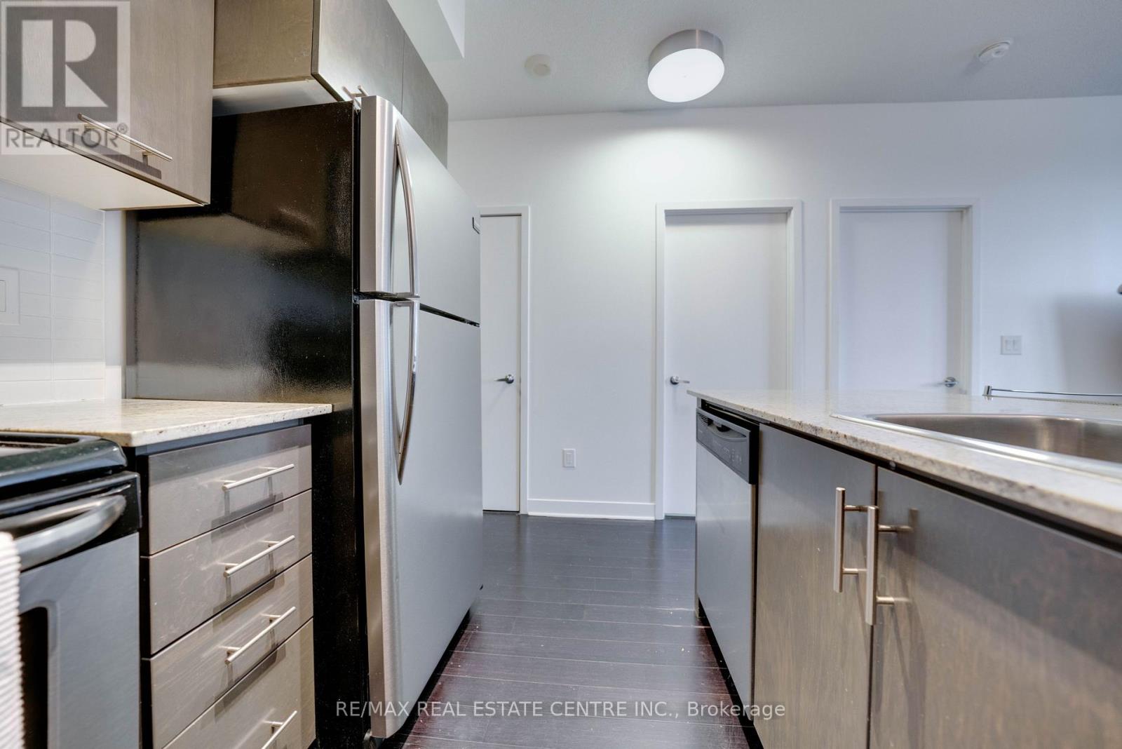 1310 - 365 Prince Of Wales Drive, Mississauga, Ontario  L5B 0G6 - Photo 17 - W12892548