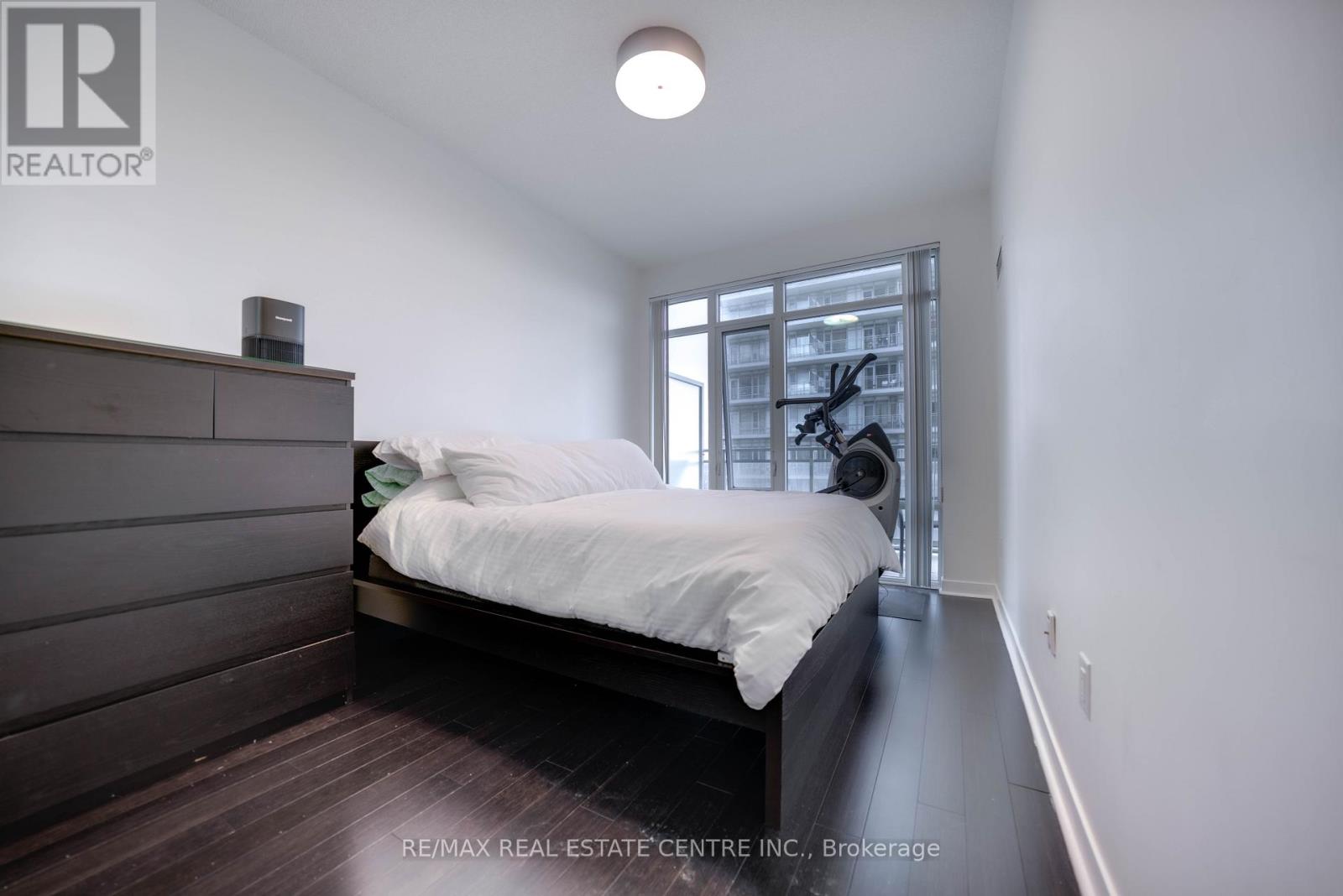 1310 - 365 Prince Of Wales Drive, Mississauga, Ontario  L5B 0G6 - Photo 18 - W12892548