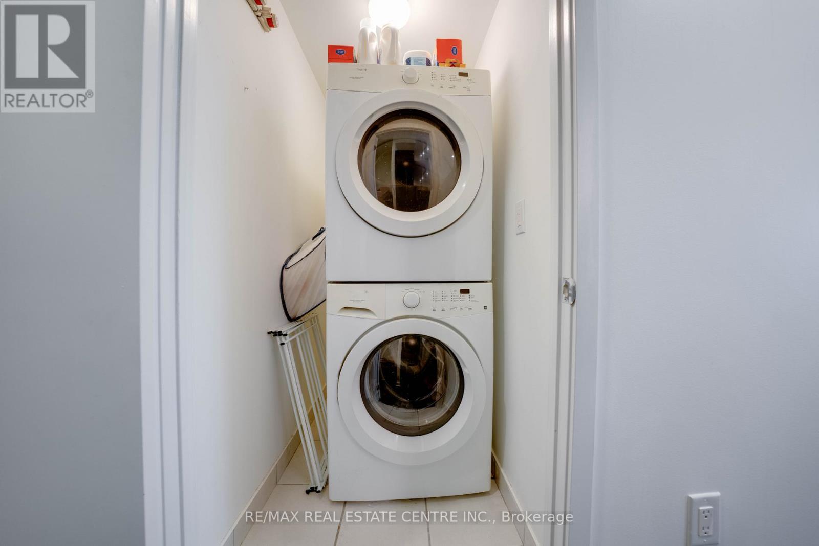 1310 - 365 Prince Of Wales Drive, Mississauga, Ontario  L5B 0G6 - Photo 24 - W12892548