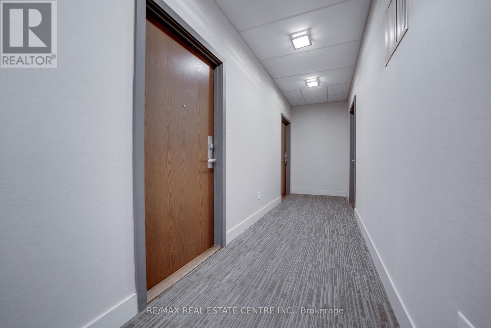 1310 - 365 Prince Of Wales Drive, Mississauga, Ontario  L5B 0G6 - Photo 4 - W12892548