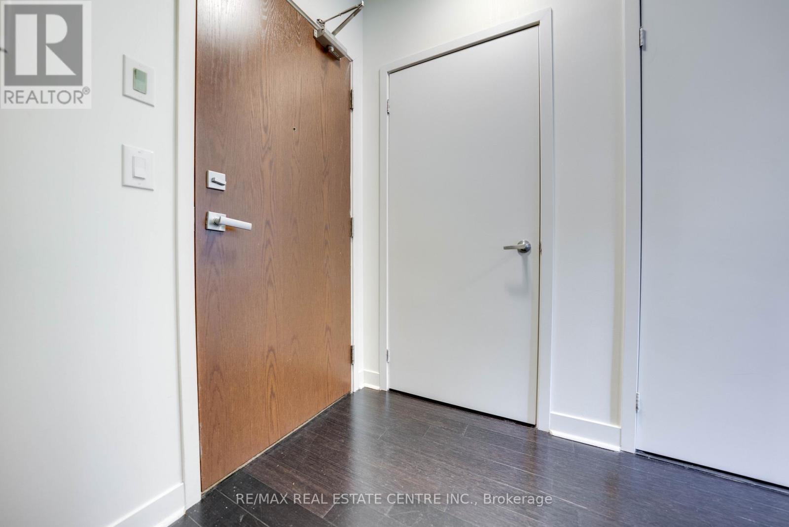 1310 - 365 Prince Of Wales Drive, Mississauga, Ontario  L5B 0G6 - Photo 5 - W12892548