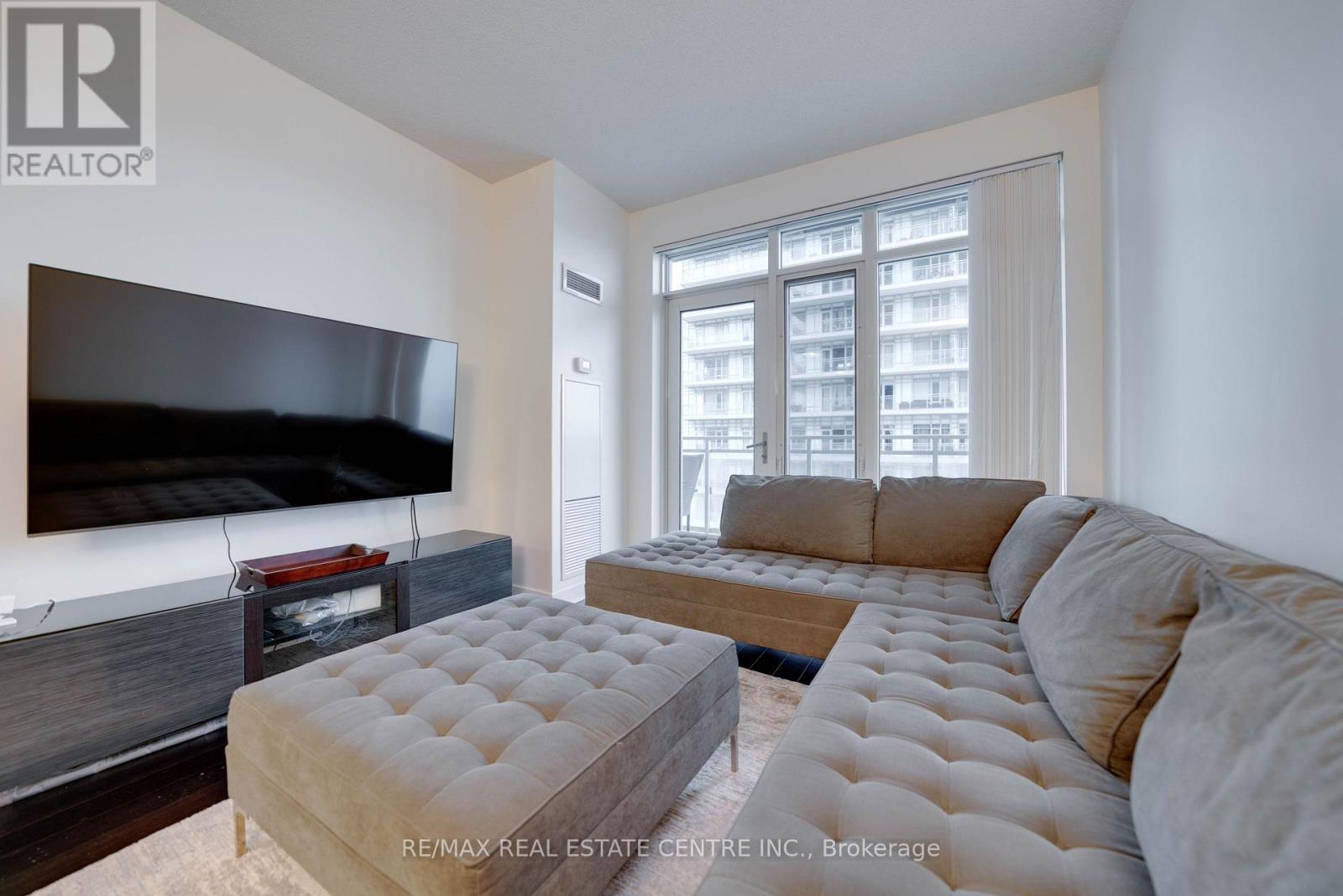 1310 - 365 Prince Of Wales Drive, Mississauga, Ontario  L5B 0G6 - Photo 9 - W12892548