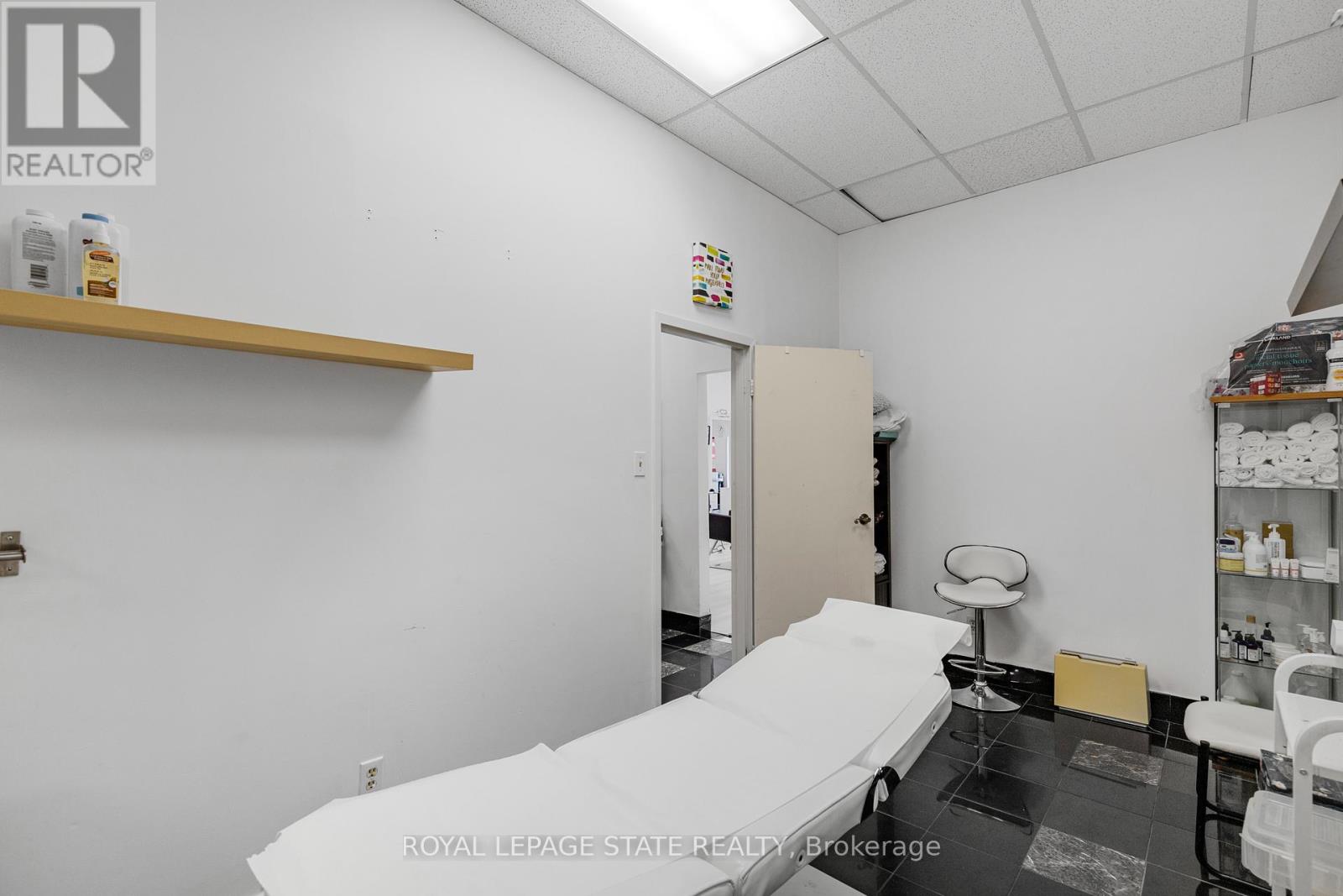 6 - 665 Plains Road E, Burlington, Ontario  L7T 2E8 - Photo 12 - W12892584