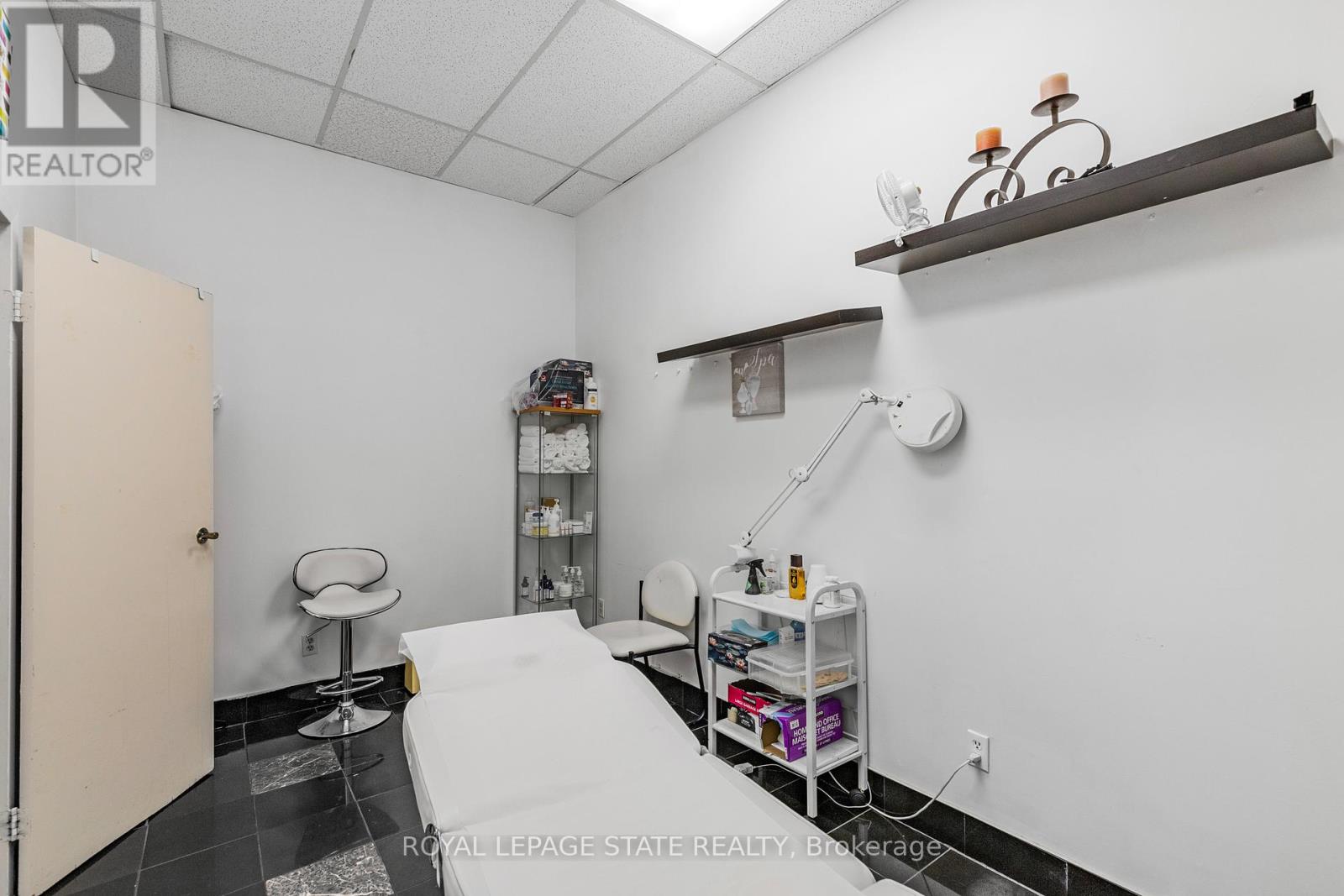 6 - 665 Plains Road E, Burlington, Ontario  L7T 2E8 - Photo 13 - W12892584