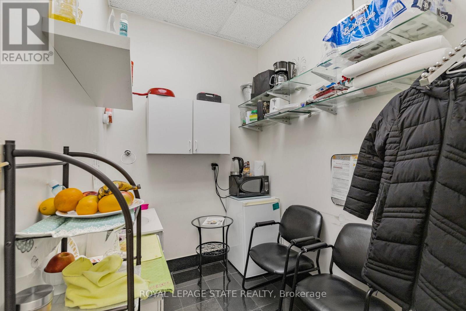 6 - 665 Plains Road E, Burlington, Ontario  L7T 2E8 - Photo 14 - W12892584