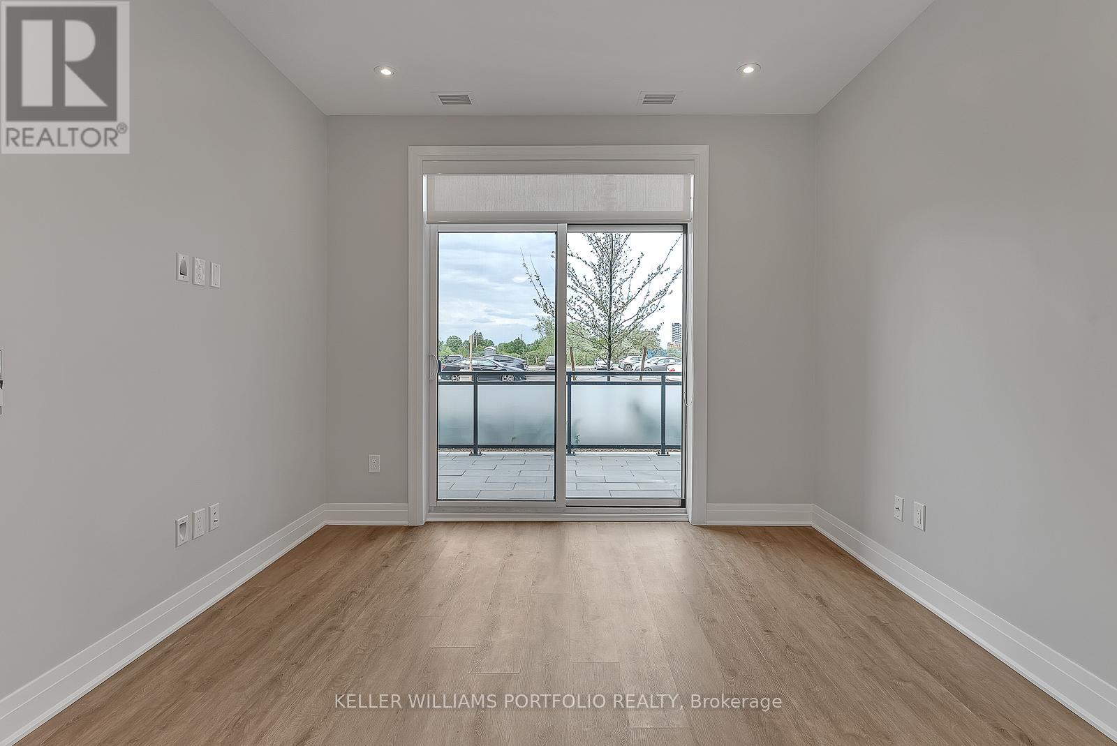 126 - 95 Dundas Street W, Oakville, Ontario  L6M 5N4 - Photo 13 - W12892636