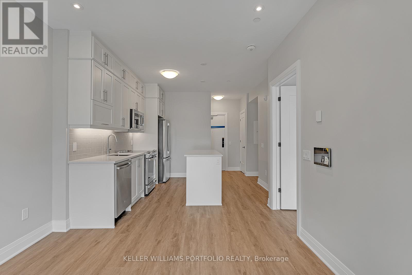 126 - 95 Dundas Street W, Oakville, Ontario  L6M 5N4 - Photo 15 - W12892636