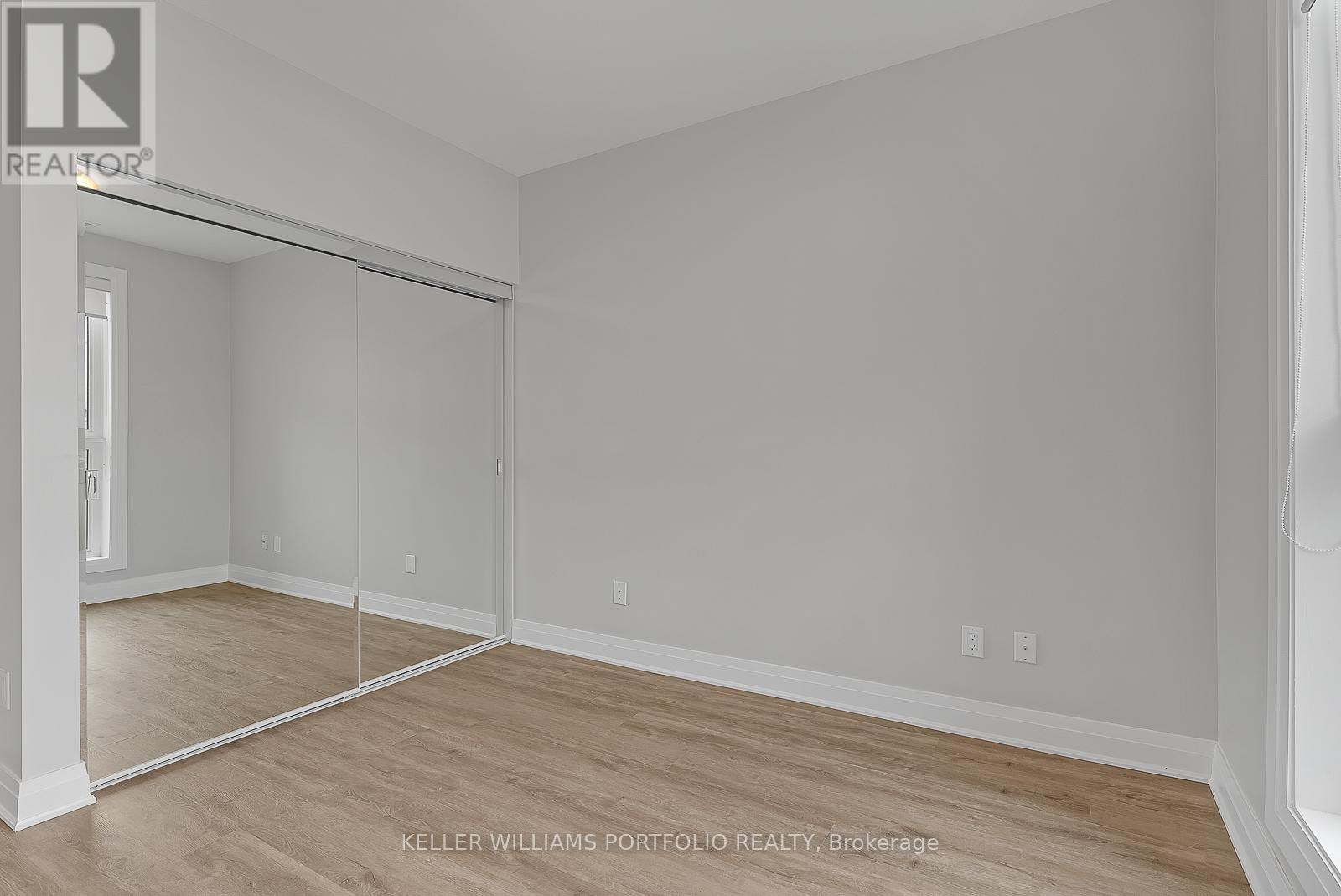 126 - 95 Dundas Street W, Oakville, Ontario  L6M 5N4 - Photo 17 - W12892636