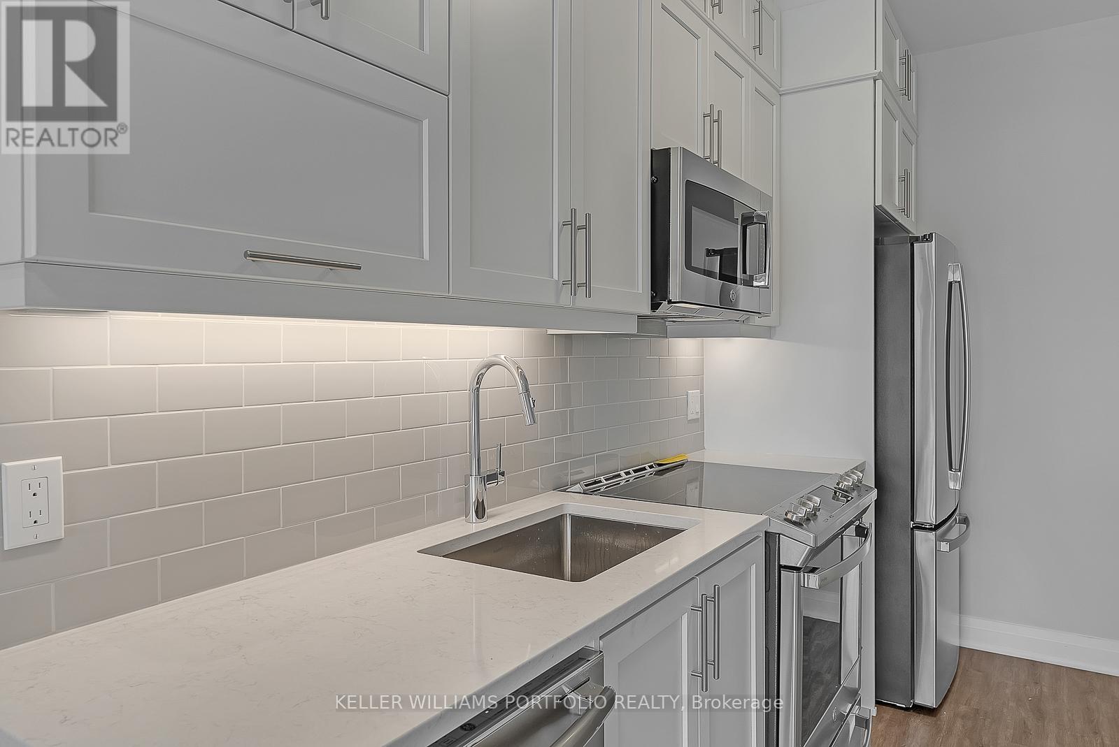 126 - 95 Dundas Street W, Oakville, Ontario  L6M 5N4 - Photo 20 - W12892636