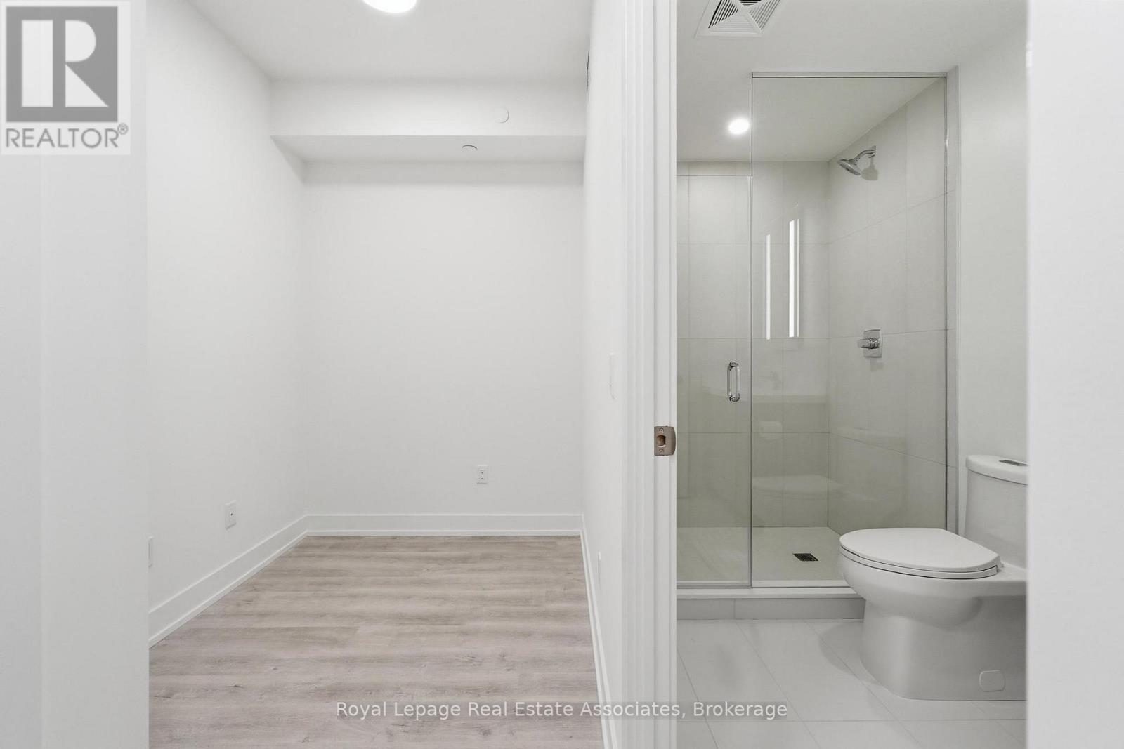 318 - 25 Cordova Avenue, Toronto, Ontario  M9A 0E5 - Photo 10 - W12892694