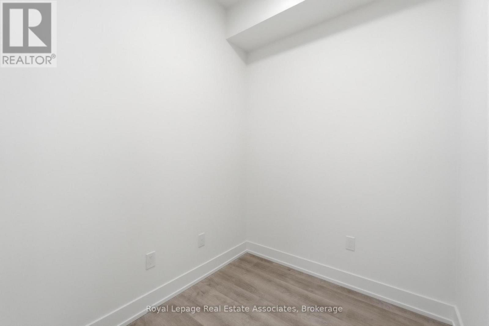 318 - 25 Cordova Avenue, Toronto, Ontario  M9A 0E5 - Photo 11 - W12892694