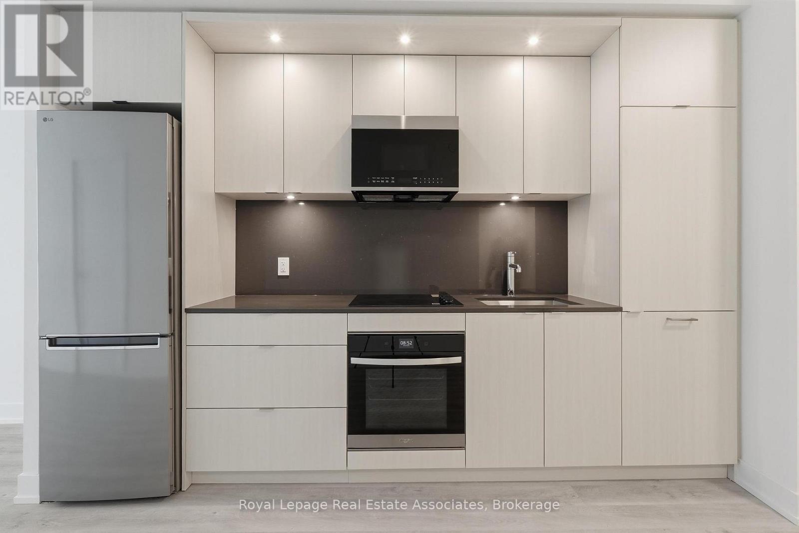 318 - 25 Cordova Avenue, Toronto, Ontario  M9A 0E5 - Photo 3 - W12892694