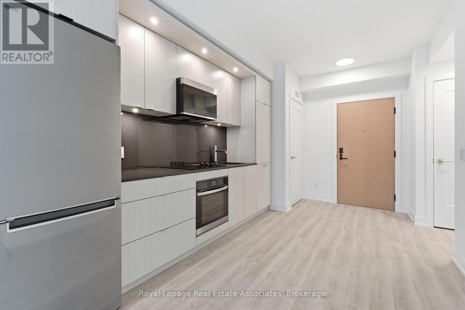 318 - 25 Cordova Avenue, Toronto, Ontario  M9A 0E5 - Photo 4 - W12892694