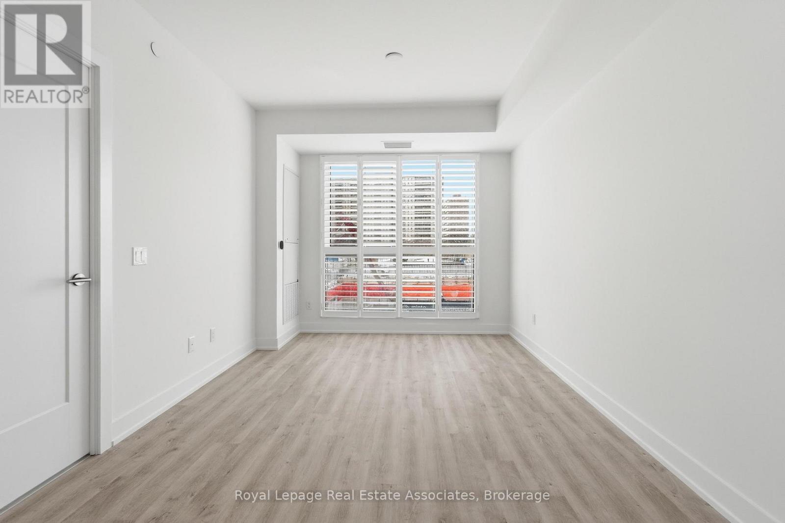 318 - 25 Cordova Avenue, Toronto, Ontario  M9A 0E5 - Photo 5 - W12892694